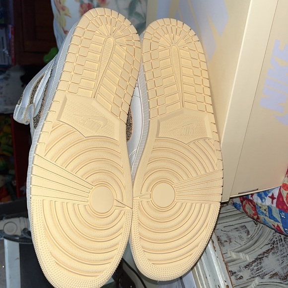 Nike Air Jordan 1 High OG Craft Sail/Pale Vanilla/Black Mens size 12 New (2023) - Picture 15 of 17